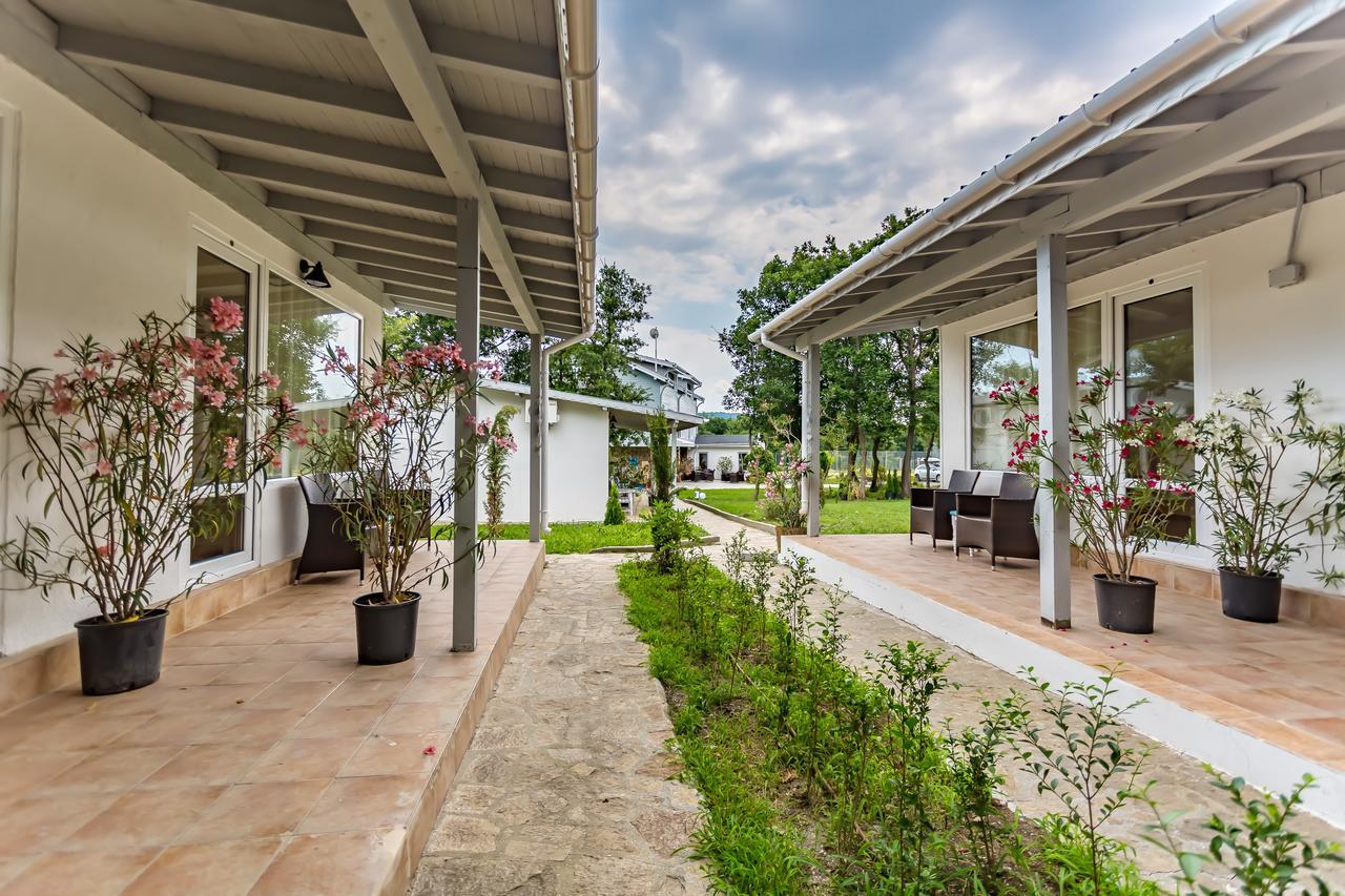 St Anastasia Hotel Burgas Bagian luar foto